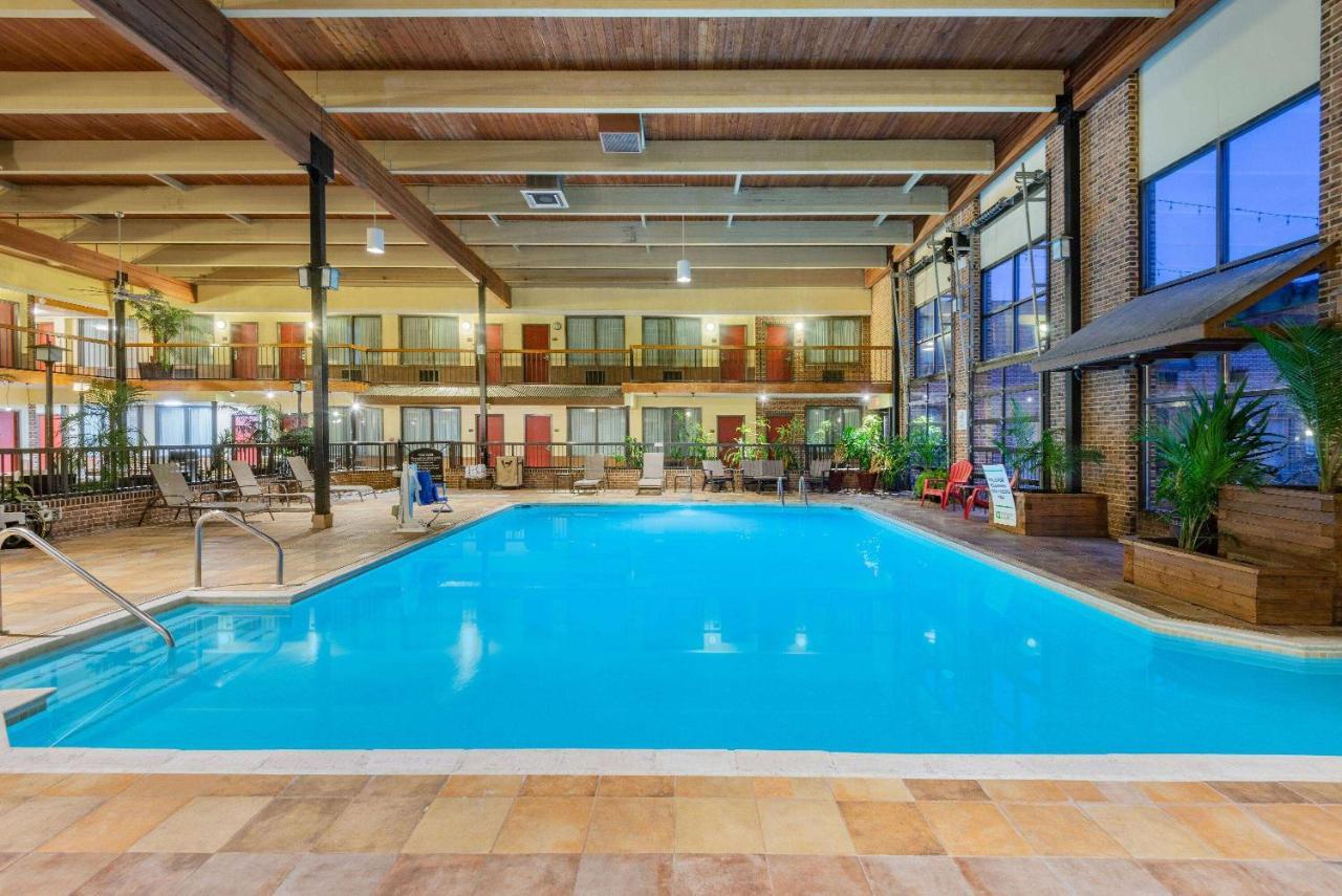 מלון Wyndham Garden יורק מראה חיצוני תמונה