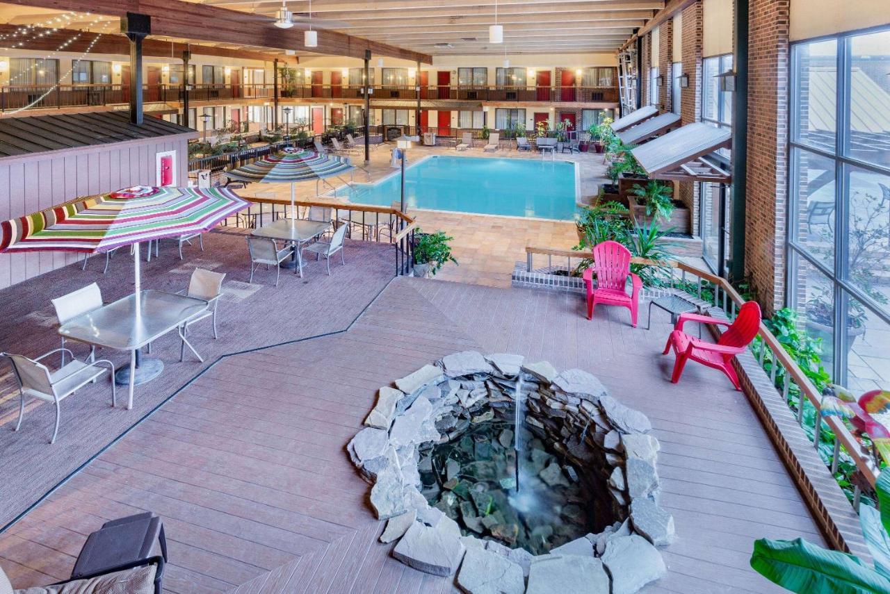 מלון Wyndham Garden יורק מראה חיצוני תמונה